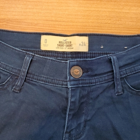 𝅺HOLLISTER denim jean shorts sz. 0 - Picture 3 of 4
